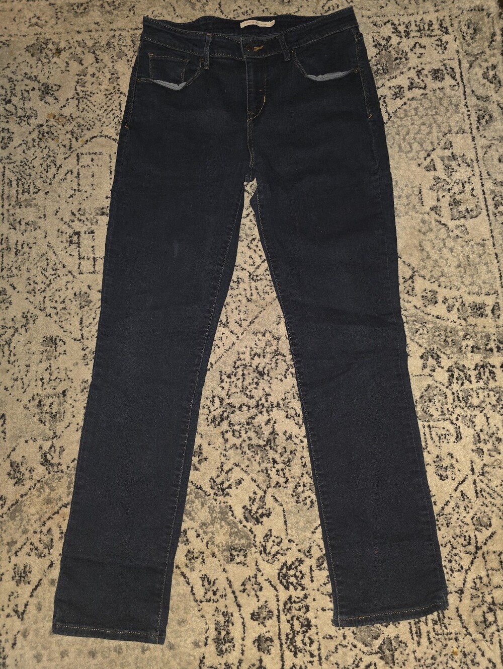 Levis classic Mid Rise jeans size 10 womens